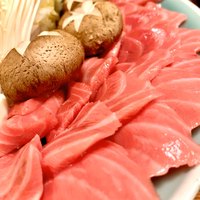 よし梅 人形町本店 - 葱鮪は鮪の脳天を使用します