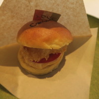 Convivio - ホタテ貝柱のフライを挟んだコンヴィバーガー