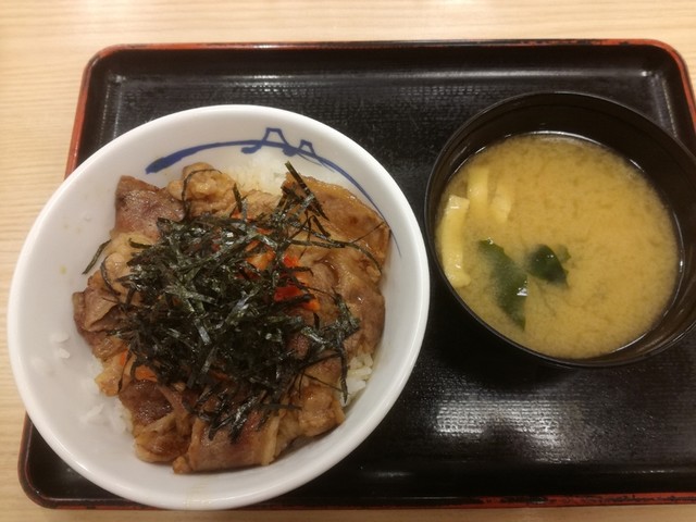 松屋 喜多見店の料理の写真