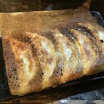 静岡酒場ガッツ - 「用宗しらす餃子」500円也。