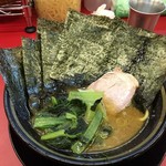 豚骨醤油ラーメン 王道家 柏店 - 