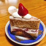 パティスリー シュシュ - 紅茶と苺のショートケーキ