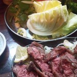 牛の四文屋 - 大根おろしはお通し？かサービスでもらいました