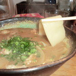 さぬきうどん嘉希 - 味噌煮込みモツうどんの一反もめん