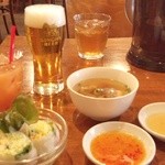 ソウルフードバンコク - 週末ランチ スープ、生春巻、ランチビール、グァバジュース