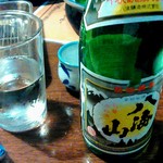 Issaku - 日本酒　八海山、最後にはコップ酒です