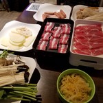 本格火鍋専門店 蜀一冒菜 - 野菜、牛肉、豚肉