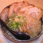 白鷹チャーシュ麺 880円+大盛り無料