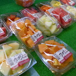 AEON - 料理写真:マンゴー、メロン・・宿で食べるにはいいかも？