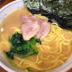 Yokohama Ra-Men Toumeiya - ラーメン650円　中盛100円