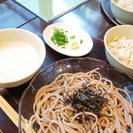 Shizukutei - 自然薯とおそばのセット 麦飯もつけました
