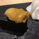 晶 - 11貫目　バフンウニの軍艦巻き