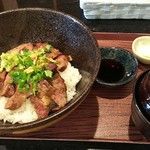 ちどり屋 - カリッとジューシーステーキ丼　990円　※お汁開封前(2019.10.20)