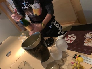 Miyoshiya - 店員さんの「全力ビール推し」な服装が素敵でした