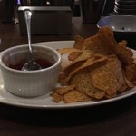 BAR FABRICA - サルサチップ