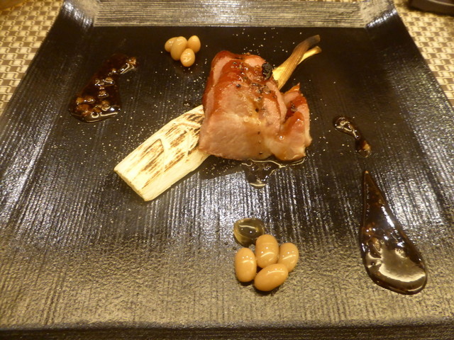 北京ダック なんとかのかんとか：パリッと香ばしい本格派北京ダックをお手頃価格で