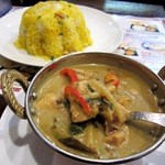 New Kathmandu kitchen Chogo - ゲーソキオワンガイ（グリーンカレー）とサフランライスです