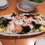 や台ずし  - 特盛海鮮サラダ（899円）
