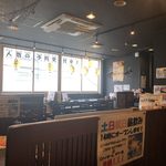 ひもの屋 - 店内広々