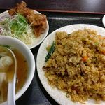 Touhoku Gyouza Sakaba - 角煮チャーハン+ワンタンスープ(750円税込)