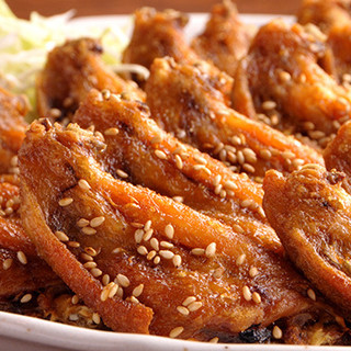 Enjoy our chicken dish dish, fried chicken wings! Use the secret sauce as spicy as you like♪