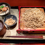 Teuchisobabarusobatto - SOBA SET (せいろそば(大盛=200円増)+ミニ鴨つくね丼)＝1,000円＋消費税　箸の長さが不揃いなのはご愛敬