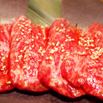 焼肉ダイニング 門 - 和牛ロース　柔らかくってジューシー♪特製タレついてます♪