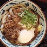 Marugame Seimen - 牛味噌煮うどん温玉のせ660円