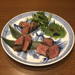 チーズと和牛 和ビストロ 二代目夢本舗 - 日本三大和牛うちもも食べ比べ盛り。
美味し。