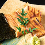 Yoshino Sushi - 三重若松産の穴子を50年続くタレで煮た逸品です