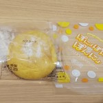 Suwhitogaden - ぽにょぽにょぽんにょ カスタード（税抜）120円　※上の包みをとり並べると…(2019.10.20)