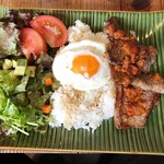 Asian Cafe & Diner Vivid Ajia - ランチメニュー「アジアンビーフプレート」(1210円)