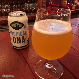 ワインバー 赤い店_0