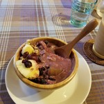 カフェ&バー ティー フォー ツー - 下層のヨーグルトとアサイーを掘り出した状態