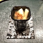 東山 吉寿 - 松茸と百合根の茶碗蒸し