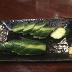 牡蠣酒場 すずきんち - きゅうりの一本漬け