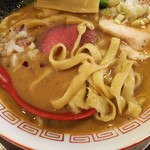 金町製麺 - 麺拡大（豚骨魚介ラーメン）