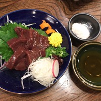 馬春楼 北新地総本店 - レバー刺し 1800円(税抜)