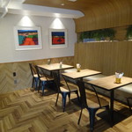 HEALTHY MONSTER - テーブル席