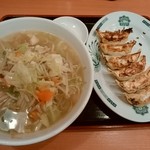 日高屋 - 野菜たっぷりタンメン＋餃子