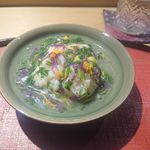 もと井 - 鱧と胡麻豆腐に菊の花、春菊、山葵あんかけ