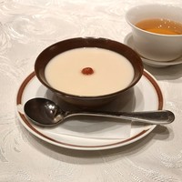 筑紫樓 銀座店 - 杏仁豆腐