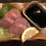 十三屋 大光 - 活ハマチ造り（650円）