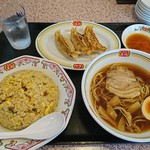 餃子の王将 - 平日炒飯+ミニ醤油ラーメン748円+餃子3ヶ132円