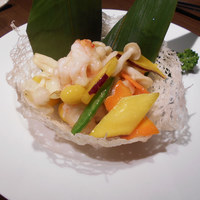 京鼎樓 HANARE店 - 「海老と銀杏の塩炒め」