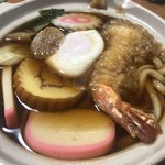 Kadoya - 鍋焼きうどん・・・たくさんの具で賑わいます。