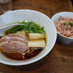 神保町 黒須 - スチャットマリーの鴨蕎麦1300円、肉飯150円