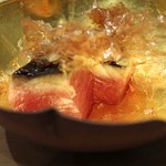 三谷 - 戻り鰹　鰹節チップスで には 「Clos de la Roche Grand Cru 2013 Georges Lignier et Fils