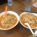 Kazuki - 台湾ラーメン 
                        左は大盛り
                        右は普通