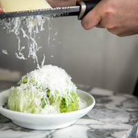 アイスバーグレタスとケファログラヴィエラチーズ